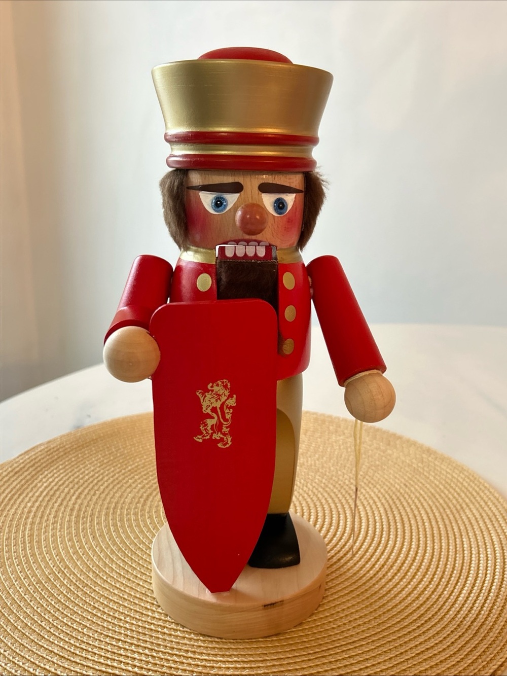 Steinbach German Nutcracker Chubby King Lionheart #357 Red Gold Uniform & Shield